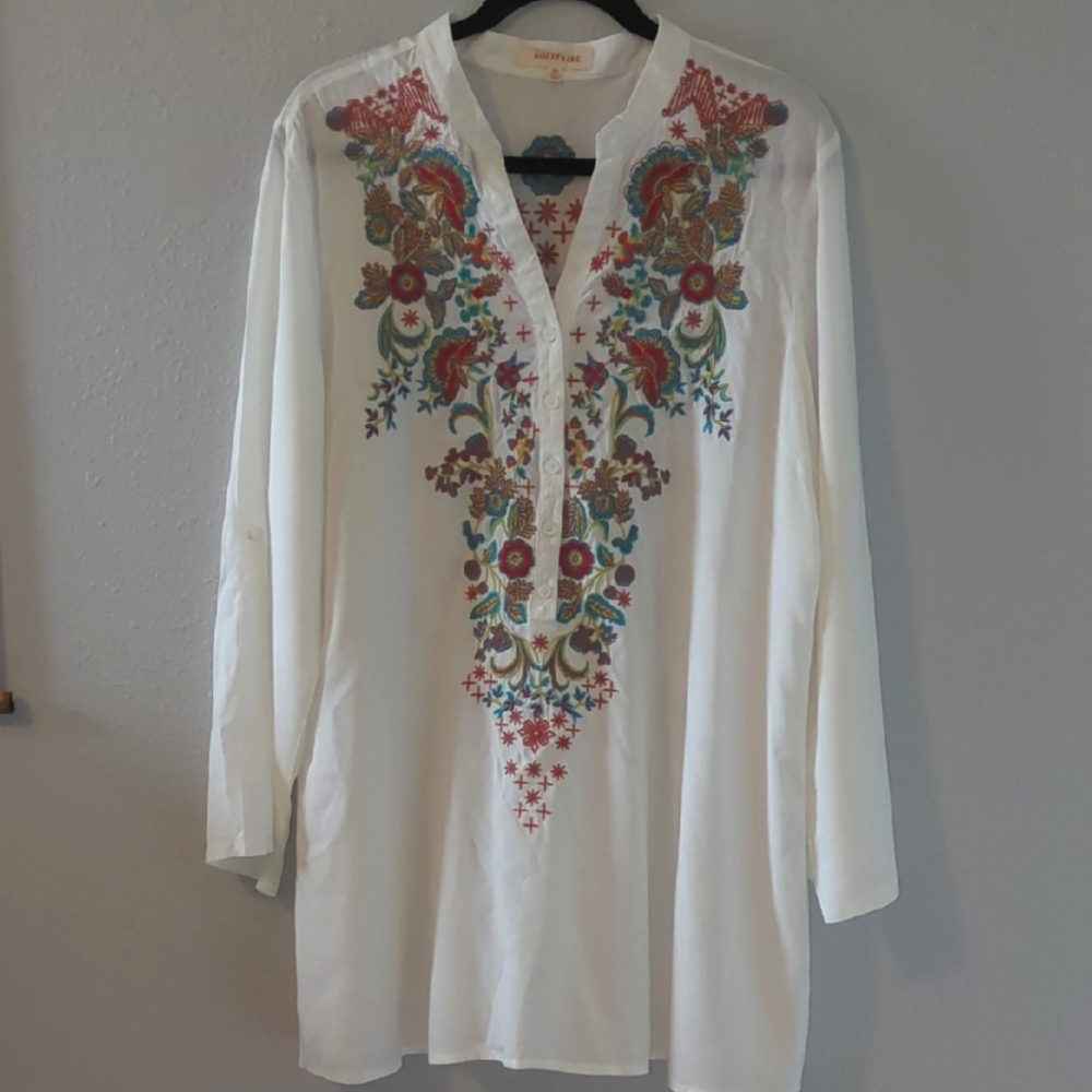 Solitaire Embroidered White Tunic Top